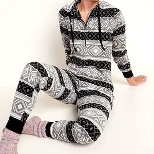 NWOT CHRISTMAS ONESIE • Adult